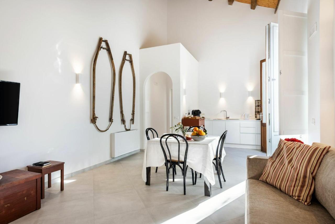 Villa Angelina - Charming Rooms & Apartments Trapani Exteriör bild